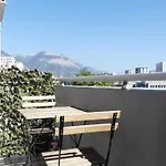 Superbe Duplex Avec Parking Gratuit