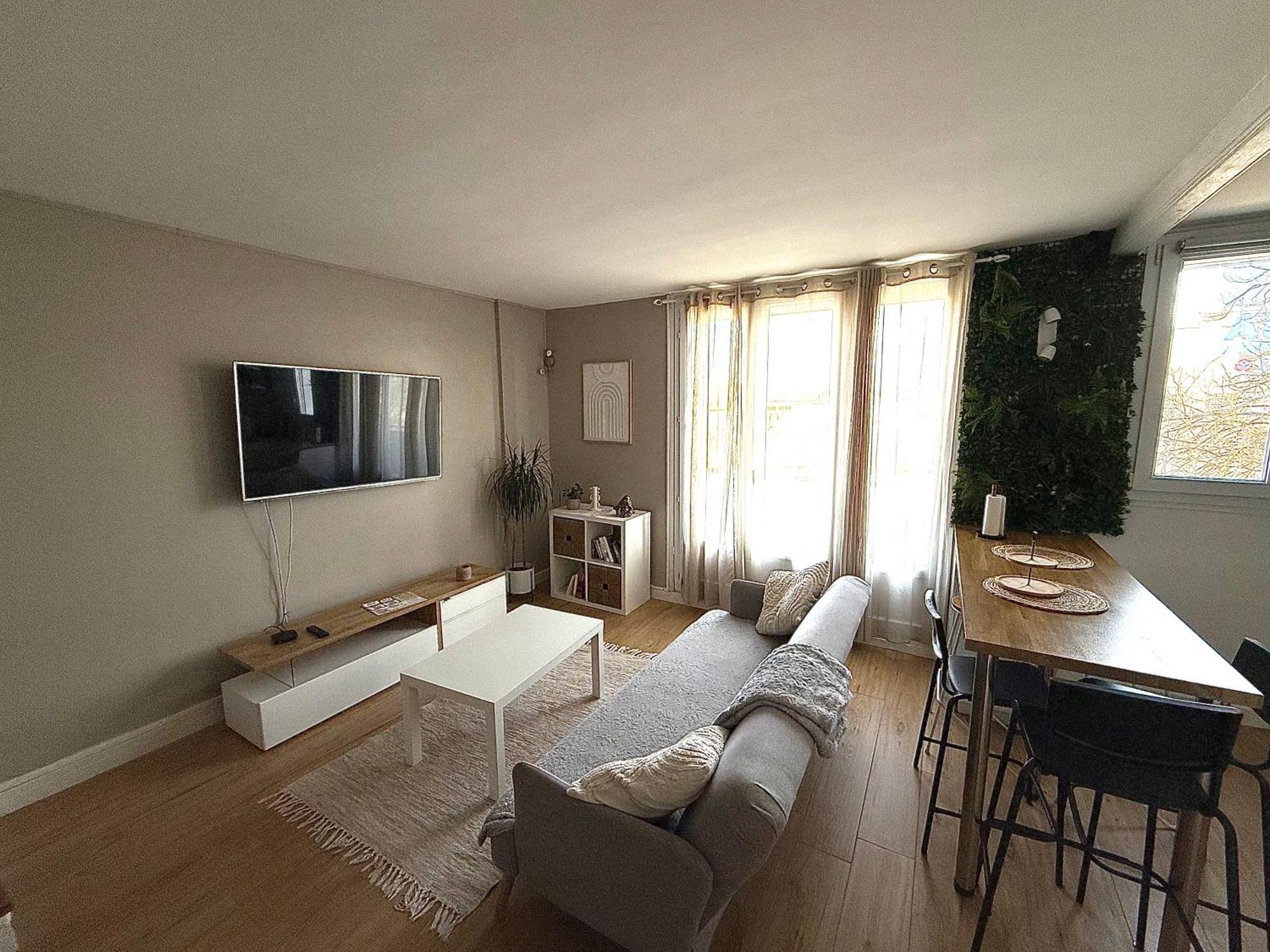 Superbe Duplex Avec Parking Gratuit Appartement *